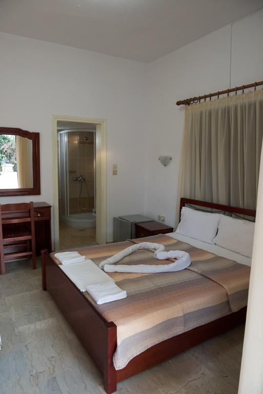 Hotel Glaros Ammoudia Oda fotoğraf